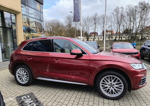 Audi Q5 cena 139900 przebieg: 55100, rok produkcji 2017 z Miłosław małe 466